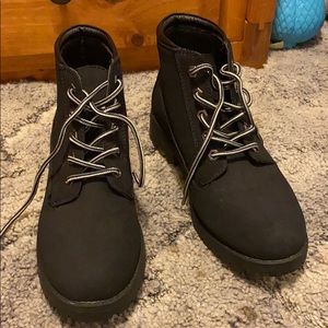 Joe boxer ankle boots. Lightly used!